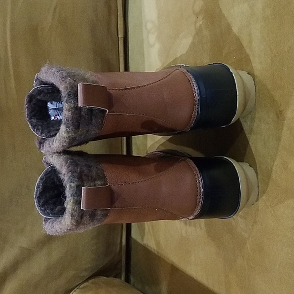 Magellan Outdoors Duck Boots Women's 11 - Picture 3 of 15